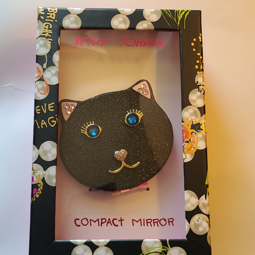 Compact Mirror